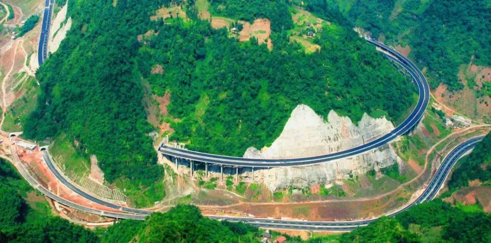 這條云南最美公路，適合自駕，現(xiàn)在還免費(fèi)