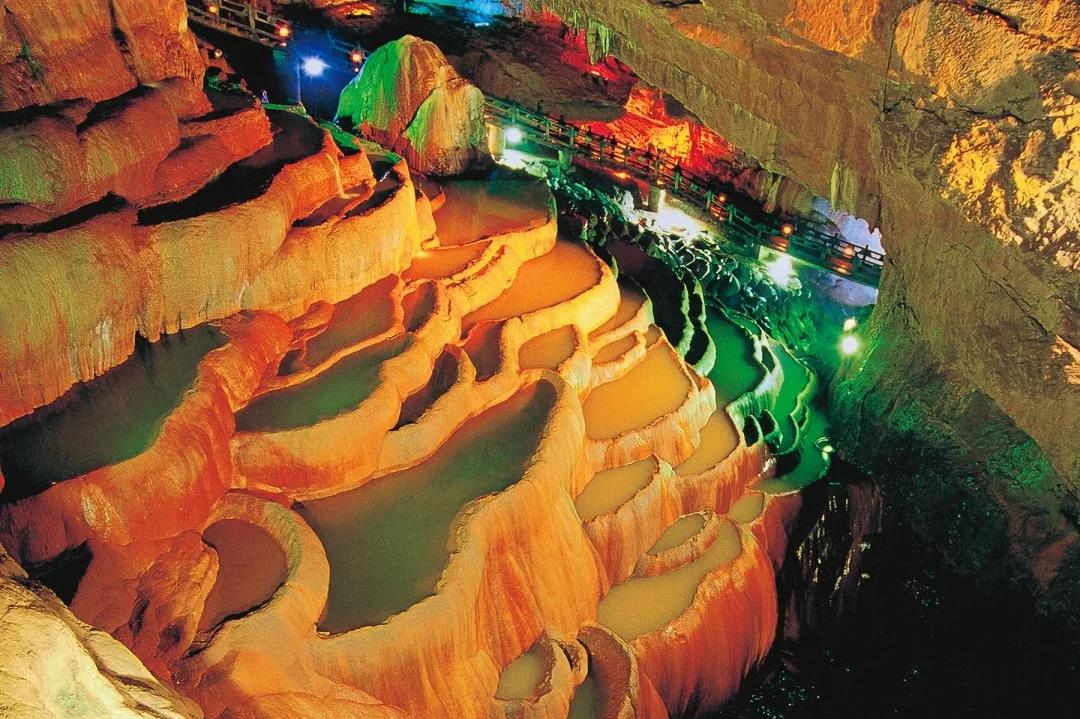 云南旅行經(jīng)典路線攻略！天地萬象，領(lǐng)略大自然的鬼斧神工