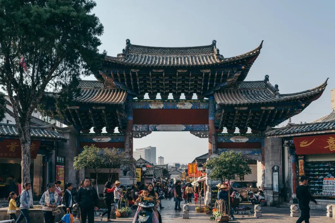 住民國私家庭院，坐復古小火車，逛寶藏村落這周末我們?nèi)ソㄋ珊? /></a>
                            </div>
                            <div   id=