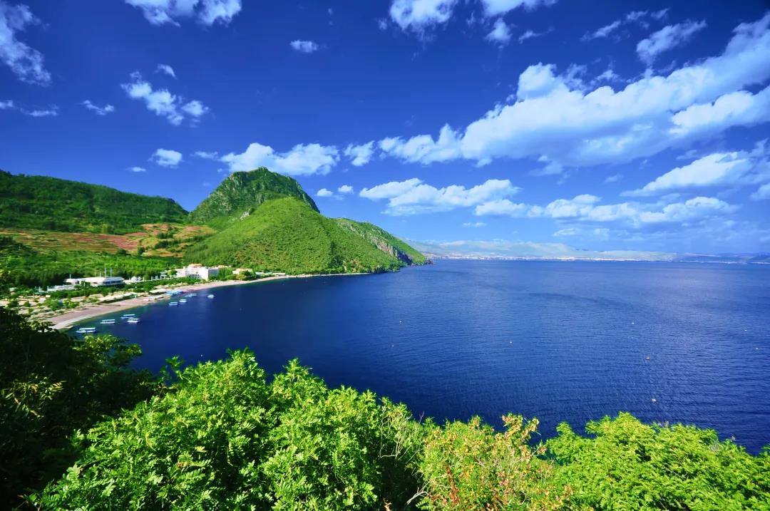 夏天避暑到云南，云南氣候四季如春 還有免費的藍(lán)天白云相伴 炎炎夏日
