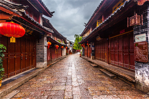 從麗江出發(fā)，沿著高速旅行，去看陽春三月最美的春天！