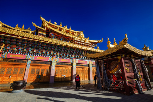 你知道云南LED搭建公司是如何預(yù)防LED顯示屏老化的嗎？